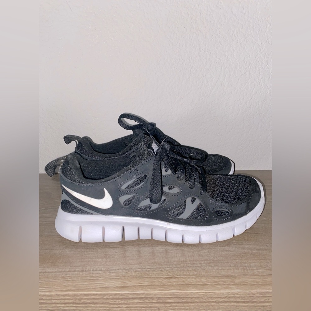 Nike 4Y Sneakers | “Free Run 2 (GS)”